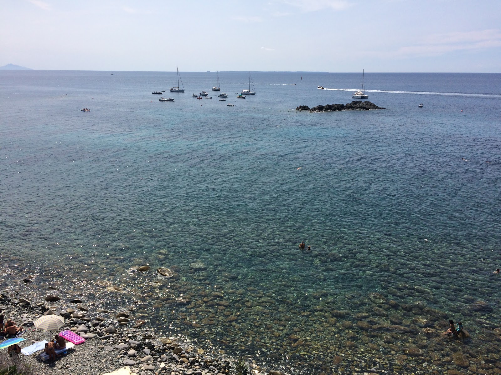 Foto van Spiaggia Del Relitto met kleine baai