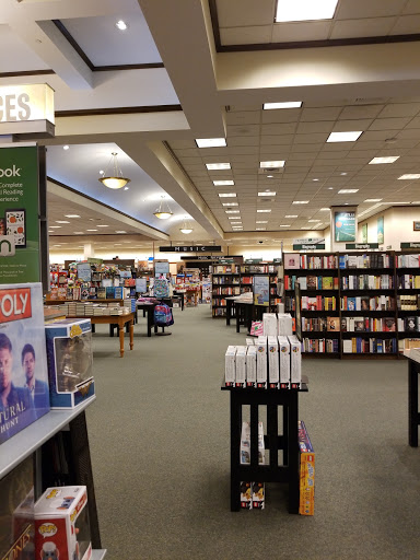 Book Store «Barnes & Noble Bookstores», reviews and photos, 2325 S Stemmons Fwy #401, Lewisville, TX 75067, USA