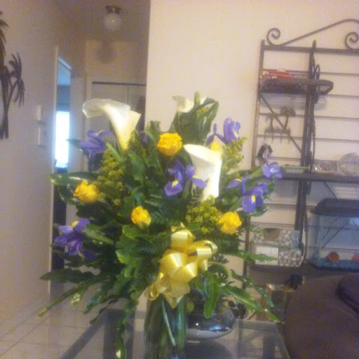 Florist «Fort Myers Flower House», reviews and photos, 3441 Fowler St, Fort Myers, FL 33901, USA
