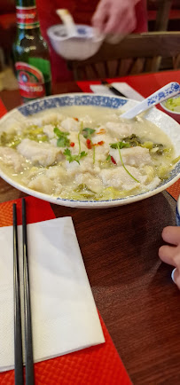 Soupe de poulet du Restaurant chinois Yummy Noodles 渔米酸菜鱼 川菜 à Paris - n°6