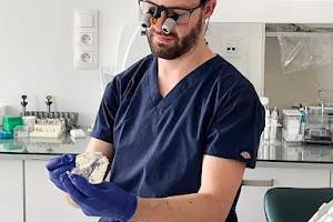 Dentiste FONTENIER Thibaut image