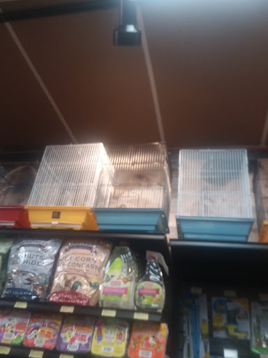 Pet Supply Store «Pet Valu», reviews and photos, 4394 Eastgate Square Dr, Cincinnati, OH 45245, USA