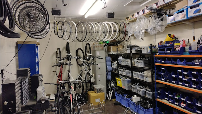 Comments and reviews of Monty's Bike Hub