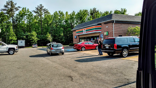 Convenience Store «7-Eleven», reviews and photos, 900 Cavalier Blvd, Chesapeake, VA 23323, USA