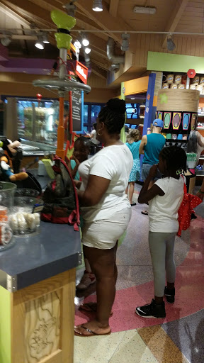 Department Store «Bon-Ton», reviews and photos, 443 E Main St, Westfield, MA 01085, USA