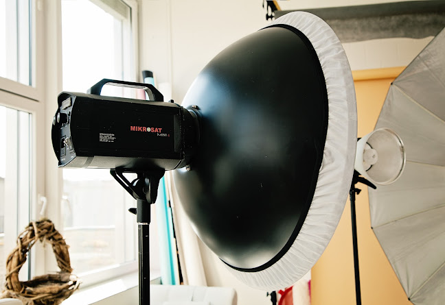 Kommentare und Rezensionen über Fotostudio Mieten Aarau Miete Schweiz Fotograf 4Meter Raum höhe