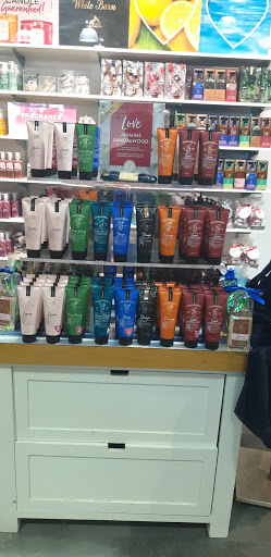 Beauty Supply Store «Bath & Body Works», reviews and photos, 31 N Michigan Ave, Atlantic City, NJ 08401, USA