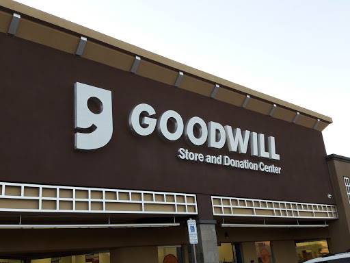 Thrift Store «7th St & Thunderbird Goodwill Retail Store & Donation Center», reviews and photos, 13236 N 7th St, Phoenix, AZ 85022, USA