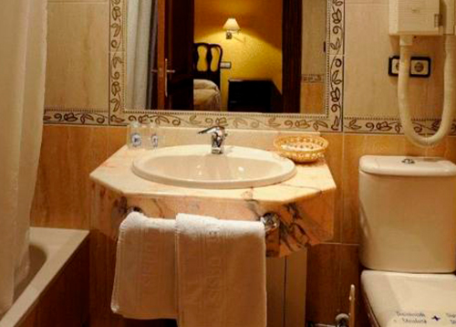 Hotel Restaurante El Oasis - Jaén