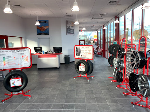 Tire Shop «Discount Tire Store - Brentwood, TN», reviews and photos, 7135 Bakers Bridge Ave, Brentwood, TN 37027, USA