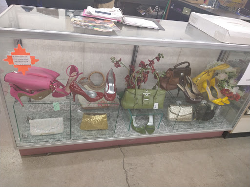 Thrift Store «St. Vincent de Paul - Q Street Thrift Store», reviews and photos, 199 Q St, Springfield, OR 97477, USA