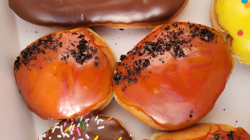 Bakery «Krispy Kreme Doughnuts», reviews and photos, 1024 W Gladstone St, San Dimas, CA 91773, USA