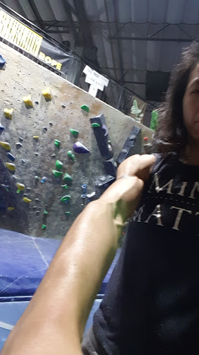 Rock Climbing Gym «Hangar 18 Indoor Climbing Gym - Riverside», reviews and photos, 6935 Arlington Ave, Riverside, CA 92503, USA