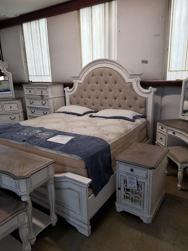 Furniture Store «Akins Furniture (Dogtown)», reviews and photos, 3450 Co Rd 81, Fort Payne, AL 35967, USA