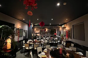 New Dancing Dragon Bar & Restaurant 文記大飯店 image
