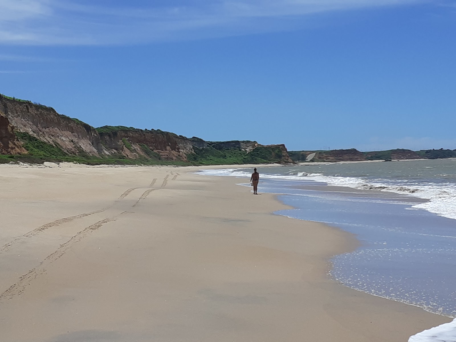 Foto von Praia das Falesias mit lange, gerade küste