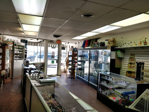 Tobacco Shop «V & K Smoke Shop - Quincy», reviews and photos, 1576 Hancock St, Quincy, MA 02169, USA