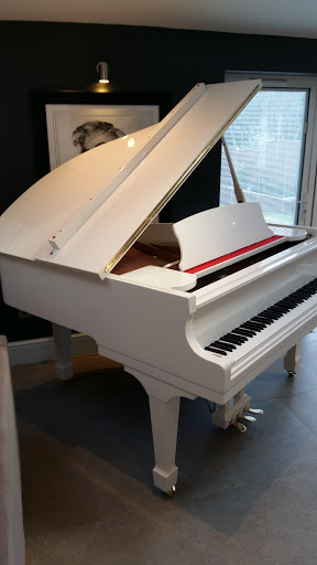 Streetly Pianos Services