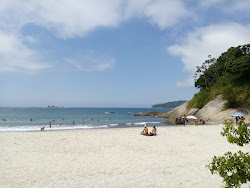 Foto von Praia da Vila Residencial von Klippen umgeben