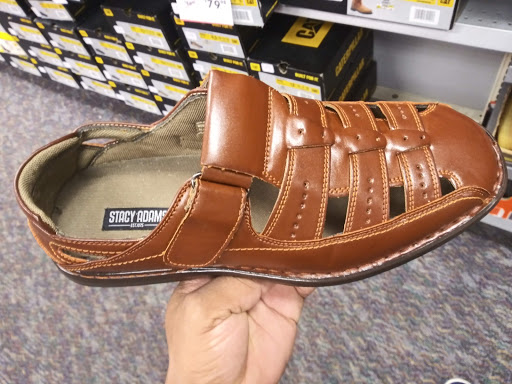 Shoe Store «Shoe Carnival», reviews and photos, 4835 W 77th St, Burbank, IL 60459, USA