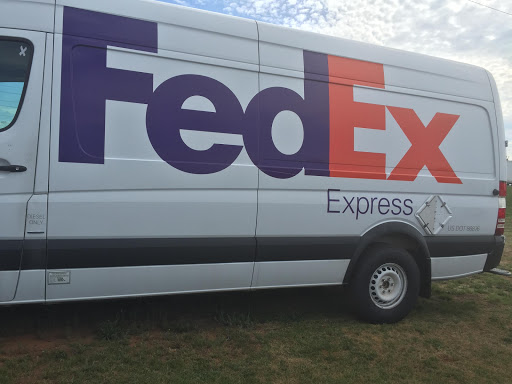 Auto Body Shop «Maaco Collision Repair & Auto Painting», reviews and photos, 1350 South Marietta Pkwy SE, Marietta, GA 30067, USA