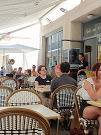 Atmosphère du Restaurant français Théo Café à Nîmes - n°1