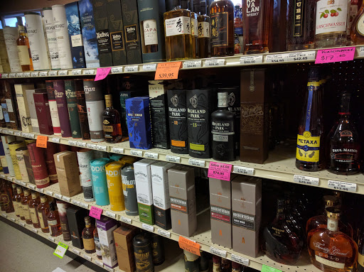 Liquor Store «Santiam Liquor Store», reviews and photos, 2530 Pacific Blvd SE, Albany, OR 97322, USA