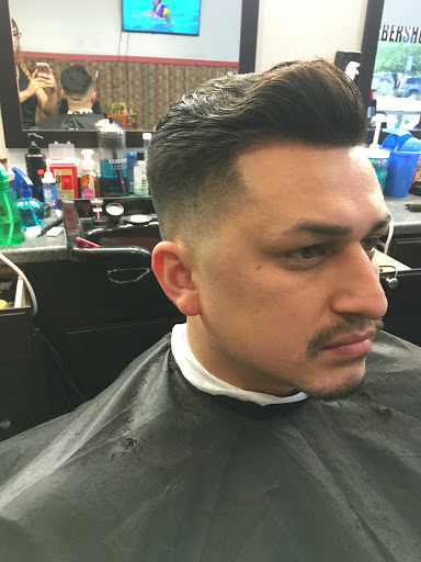 Barber Shop «Shave & Blade Barber Shop», reviews and photos, 9824 West Northern Avenue, #200, Peoria, AZ 85345, USA