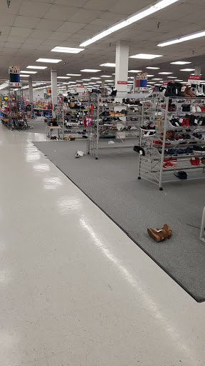 Clothing Store «Burlington Coat Factory», reviews and photos, 1025 W Patrick St, Frederick, MD 21702, USA