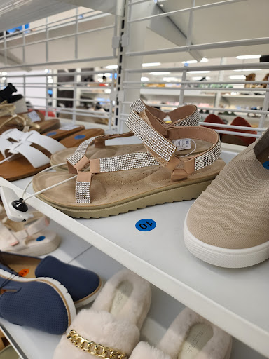 Clothing Store «Ross Dress for Less», reviews and photos, 1217 W State Hwy 114, Grapevine, TX 76051, USA