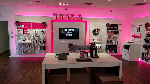 Cell Phone Store «T-Mobile», reviews and photos, 1327 N University Dr, Coral Springs, FL 33071, USA