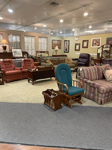 Thrift Store «Re-Uzit Shop of New Holland», reviews and photos, 707 W Main St, New Holland, PA 17557, USA