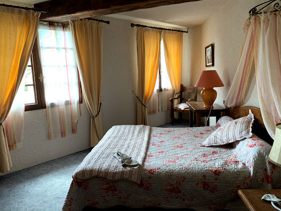 Chambres hôtels Auberge Les Écureuils Restaurant Creperia Bar 66340 Valcebollère