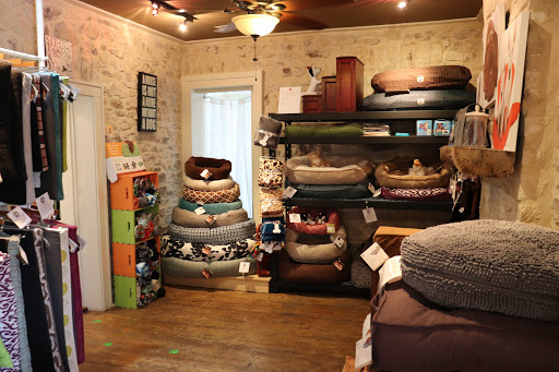 Fetch & Friskers Barkery and Bow-tique, 701 S Main St, Boerne, TX 78006, USA, 