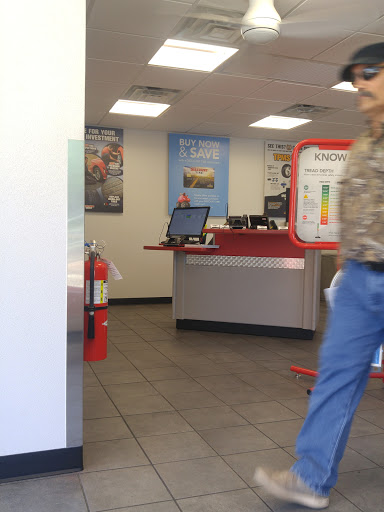 Tire Shop «Discount Tire Store», reviews and photos, 9131 Long Point Rd, Houston, TX 77055, USA