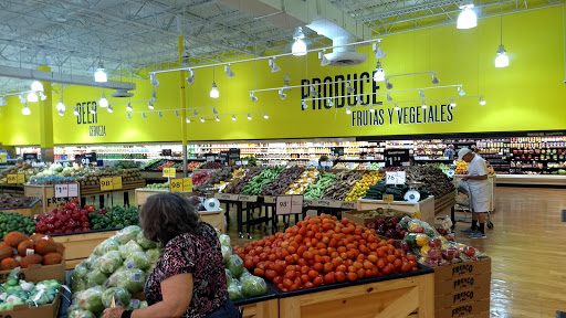 Shopping Mall «Tropicaire Shopping Center», reviews and photos, 7751 Bird Rd, Miami, FL 33155, USA