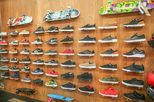 Snowboard Shop «The Vault - Snowboards & Skateboards», reviews and photos, 227 G St, Davis, CA 95616, USA