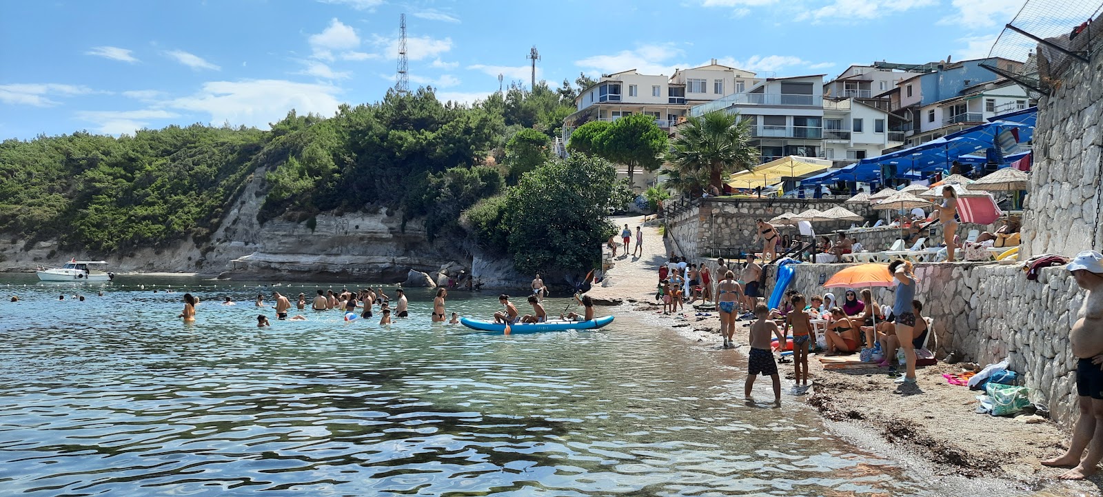 Ayı Balıdi Koyu'in fotoğrafı düz bir kıyı şeridi ile birlikte