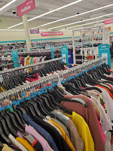 Shopping Mall «Horizon Park Shopping Center», reviews and photos, 3904 W Hillsborough Ave, Tampa, FL 33614, USA