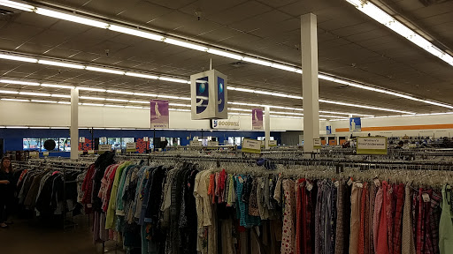 Thrift Store «40th St & Thunderbird Goodwill Retail Store & Donation Center», reviews and photos