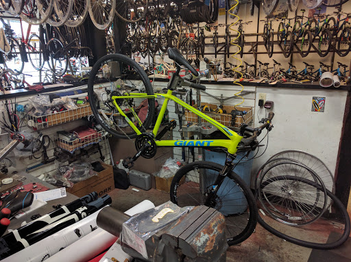 Bicycle Store «Gresham Bicycle Center», reviews and photos, 567 NE 8th St, Gresham, OR 97030, USA