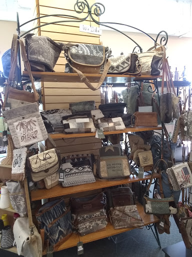 Jewelry Store «Gray Jewelers», reviews and photos, 172 Johns Pass Boardwalk W, Madeira Beach, FL 33708, USA