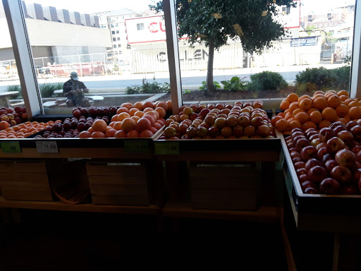 Supermarket «Fresh Madison Market», reviews and photos, 703 University Ave, Madison, WI 53715, USA