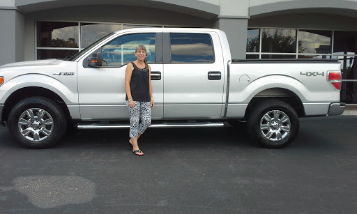 Used Car Dealer «Q Auto Brandon», reviews and photos, 1207 E Brandon Blvd, Brandon, FL 33511, USA