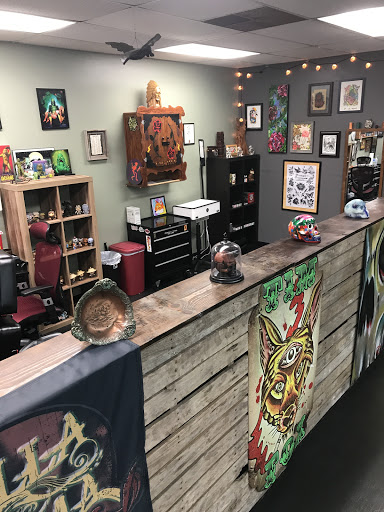 Tattoo Shop «Fox Tattoo Parlor & Gallery», reviews and photos, 3045-B SE 3rd Ave, Ocala, FL 34471, USA