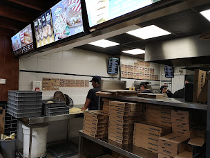 Photo n°19 de Domino's Pizza Bourges - Centre à Bourges ()