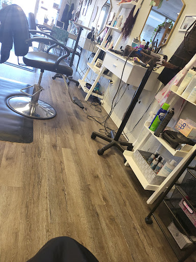 Beauty Salon «Formula Salon», reviews and photos, 320 E Commercial St, Springfield, MO 65803, USA