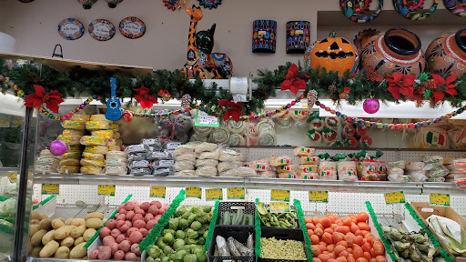 Mexican Grocery Store «La Mexicana», reviews and photos, 1522 E Lake St, Minneapolis, MN 55407, USA