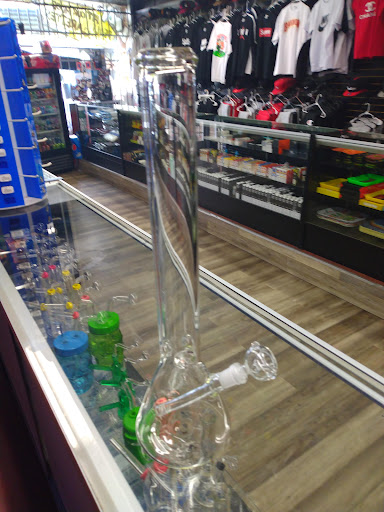 Tobacco Shop «EZ ROCK SMOKE & MORE», reviews and photos, 1905 Country Club Blvd, Stockton, CA 95204, USA