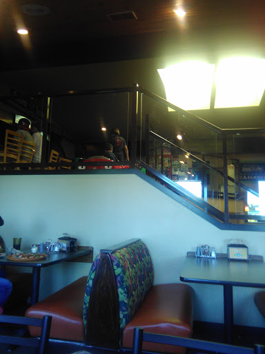 Pizza Restaurant «Round Table Pizza - University Place, WA», reviews and photos, 7011 27th St W, University Place, WA 98466, USA